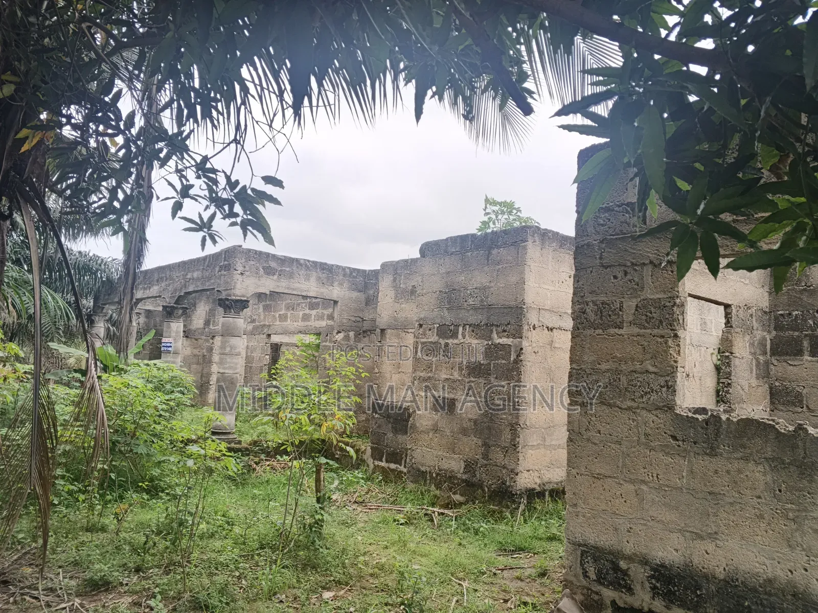 12bdrm House in Ejisu-Juaben Municipal for sale