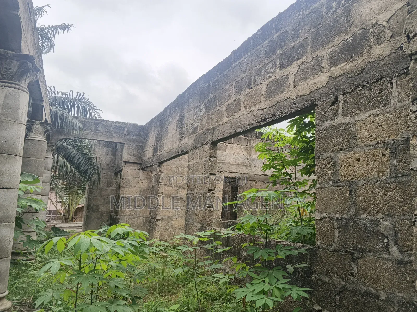 12bdrm House in Ejisu-Juaben Municipal for sale