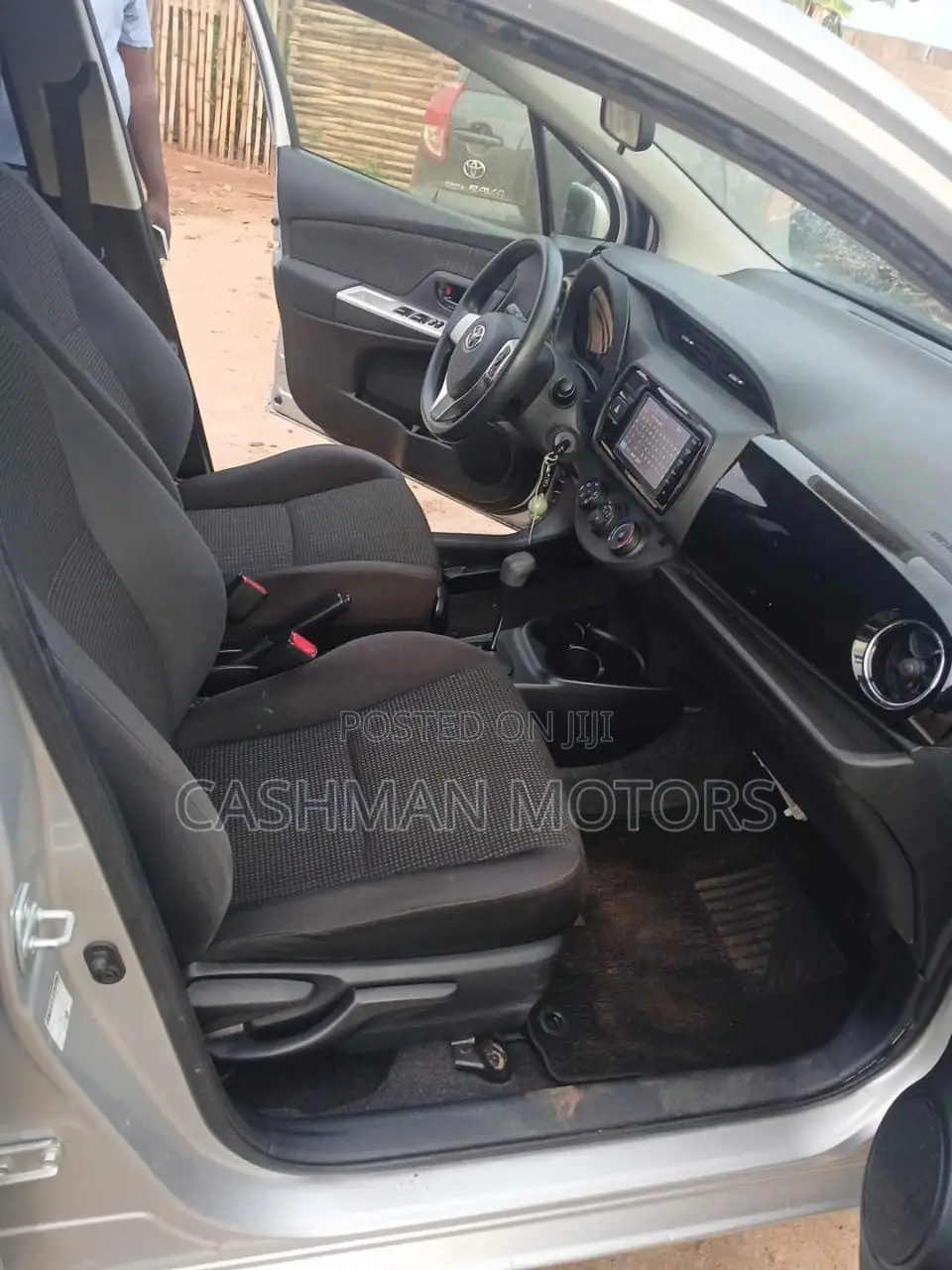 Toyota Vitz 1.3 FWD 3dr 2015 Silver
