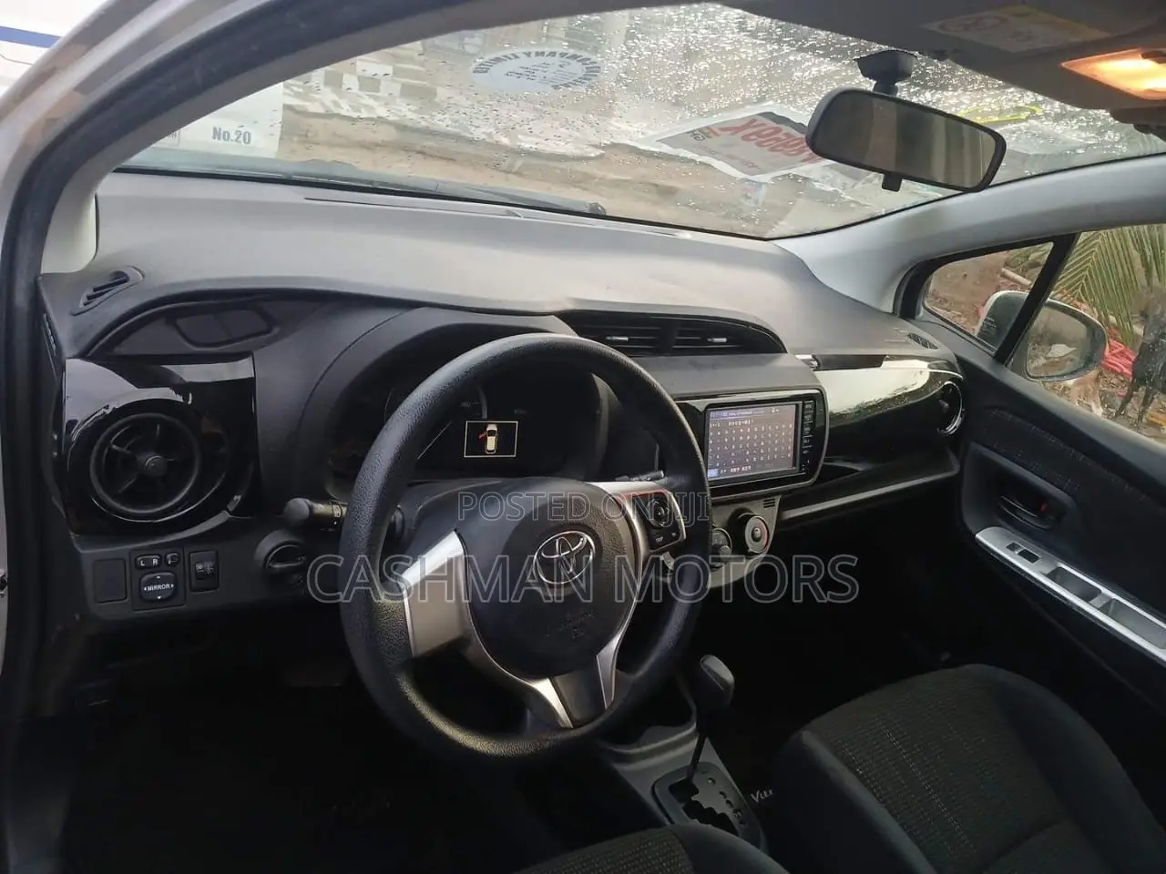 Toyota Vitz 1.3 FWD 3dr 2015 Silver