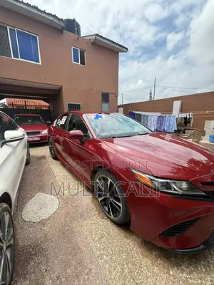 Toyota Camry SE FWD (2.5L 4cyl 8AM) 2018