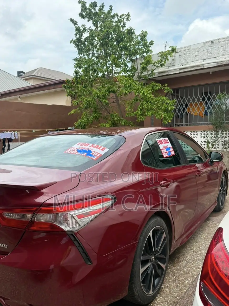 Toyota Camry SE FWD (2.5L 4cyl 8AM) 2018