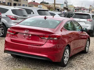 Hyundai Elantra 2018 Red