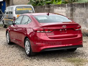 Hyundai Elantra 2018 Red