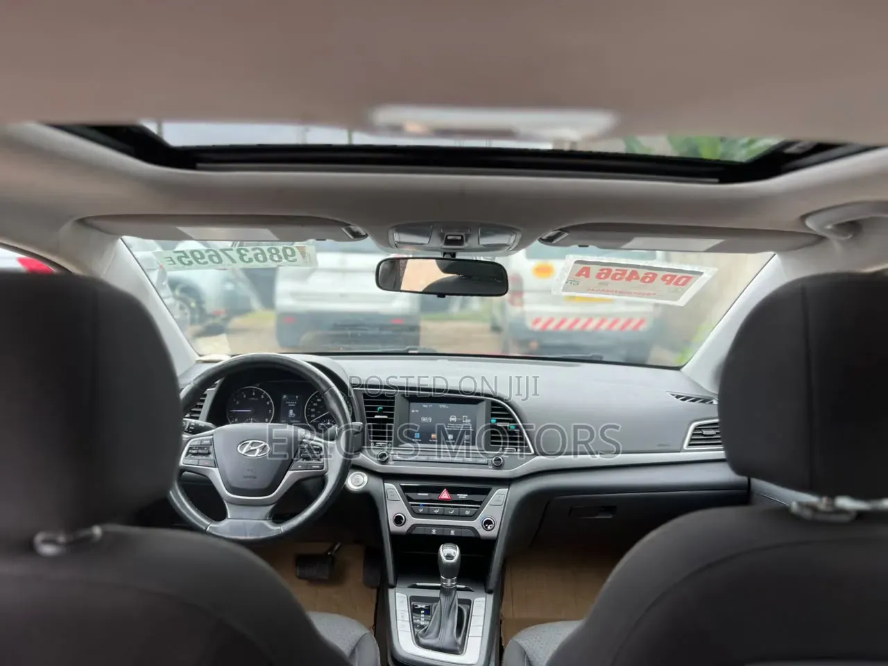 Hyundai Elantra 2018 Red