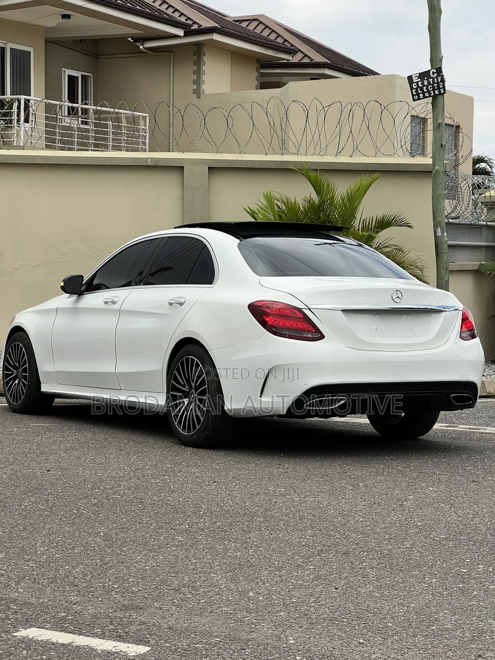 Mercedes-Benz C300 Base 4dr RWD Sedan (2.0L 4cyl 7A) 2015 White