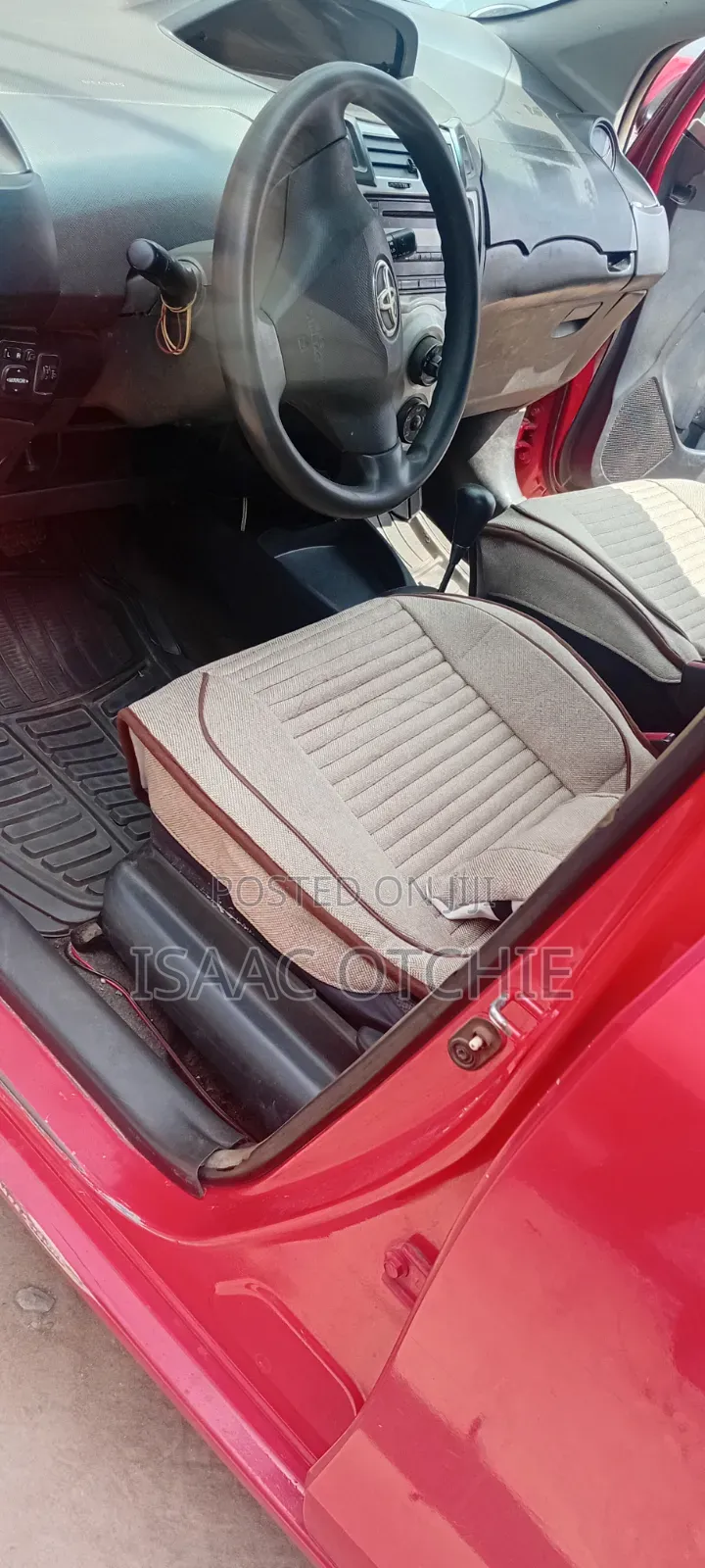 Toyota Vitz 2010 Red
