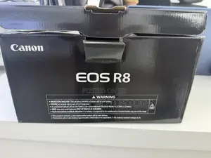 Canon R8 Like New