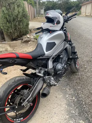 Yamaha 2023 Silver