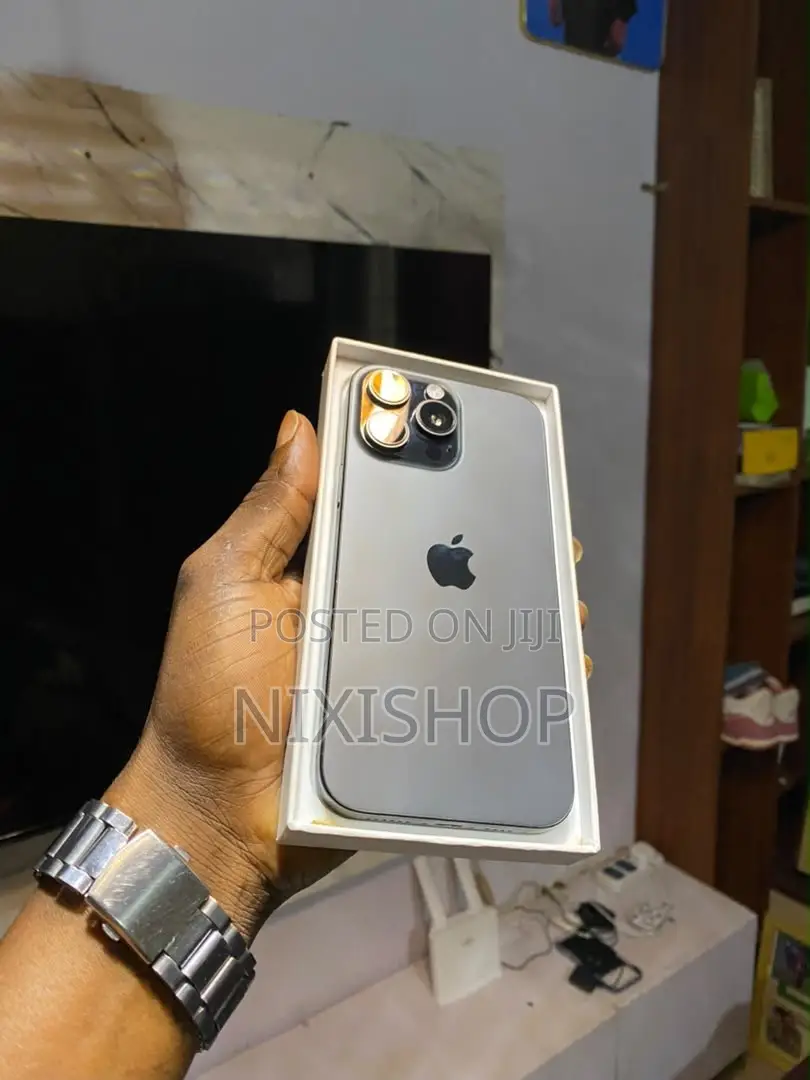 New Apple iPhone 16 Pro Max 256 GB Black