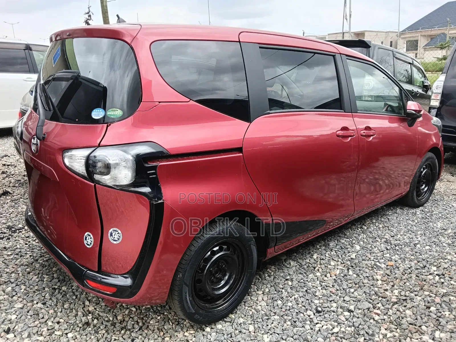 Toyota Sienta 1.5 AWD (6-seater) 2015 Red