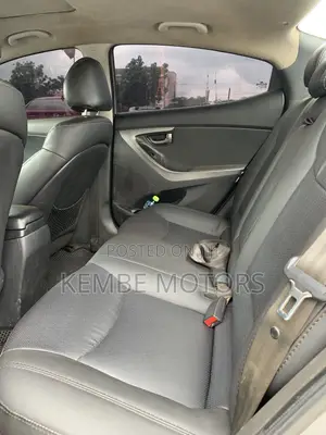Hyundai Elantra 2011 Silver