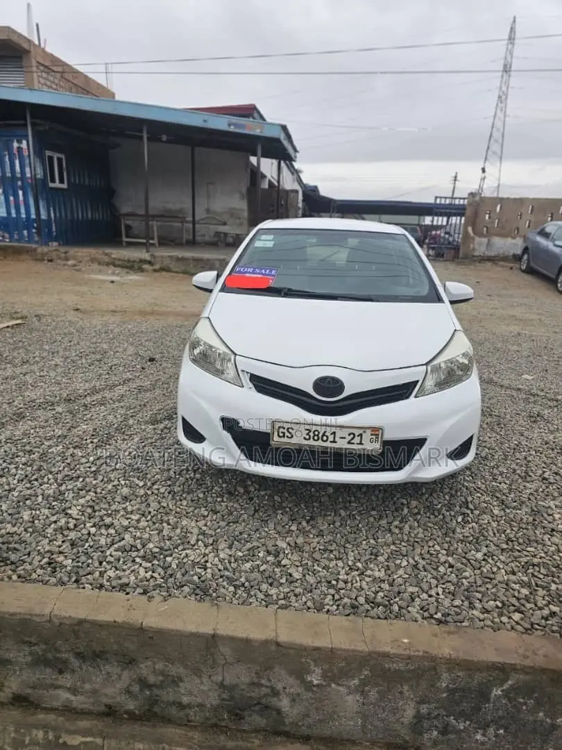 Toyota Yaris 2012 White