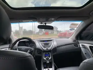 Hyundai Elantra 2011 Silver