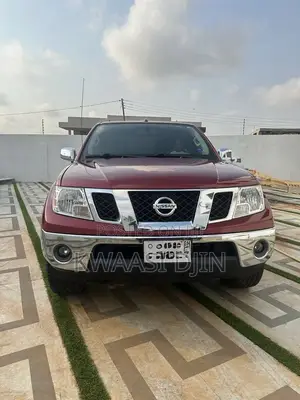 Nissan Frontier PRO-4X 4x4 Crew Cab 4.75 ft. box 125.9 in. WB 2013 Red