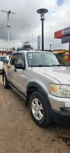 Ford Explorer Sport Trac 2009 Gray