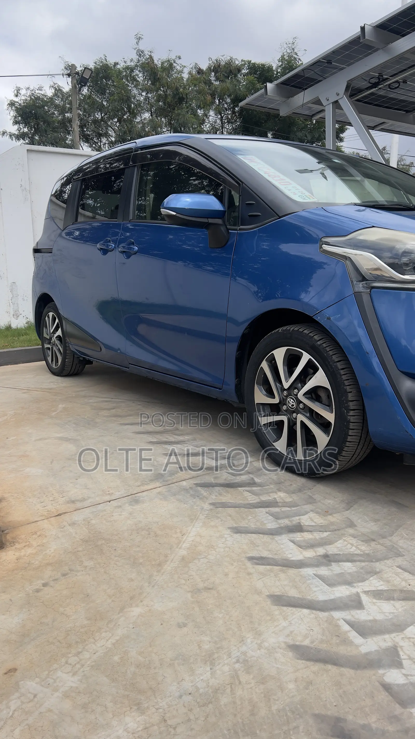 Toyota Sienta 1.5 AWD 2016 Blue