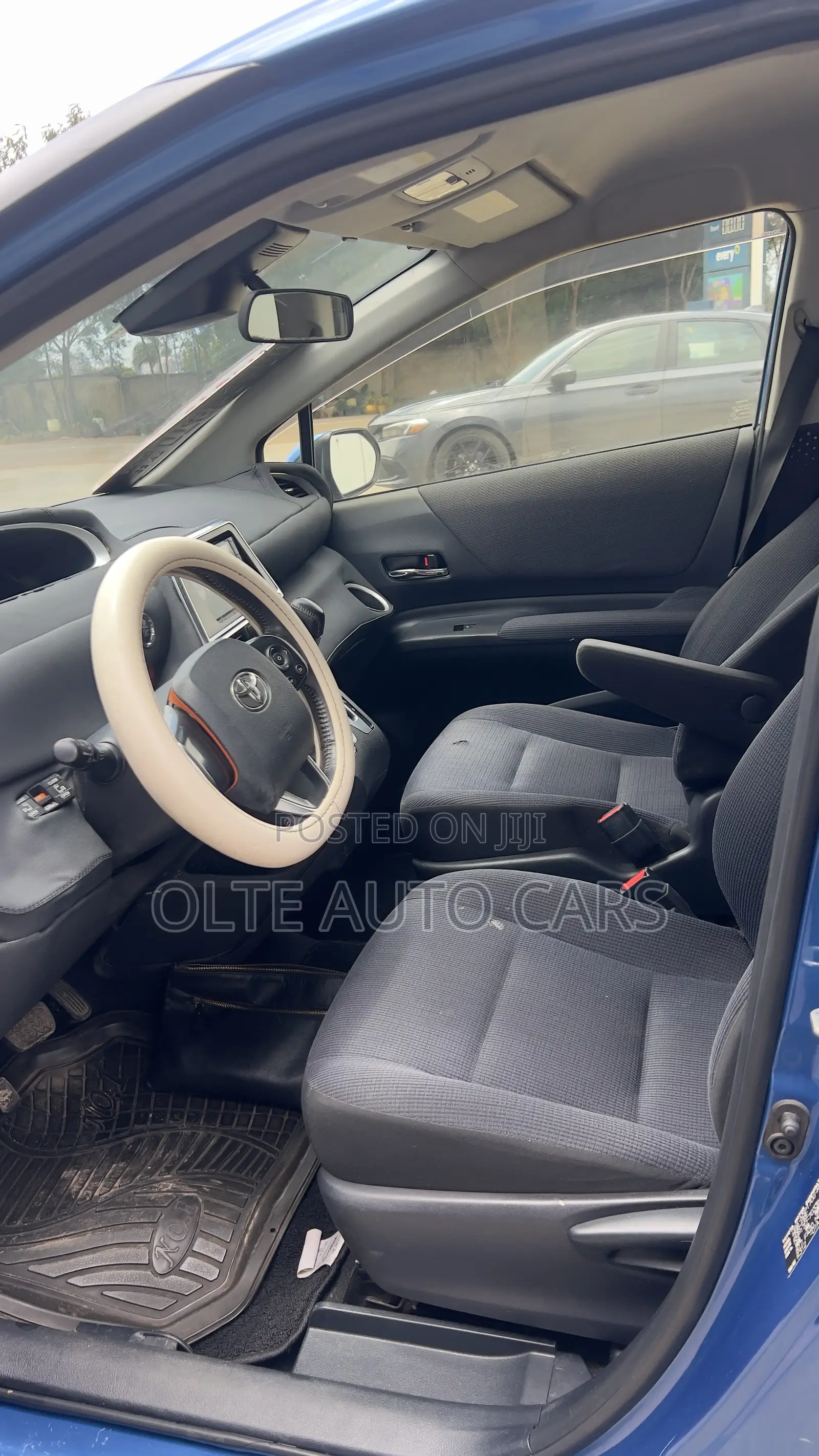 Toyota Sienta 1.5 AWD 2016 Blue