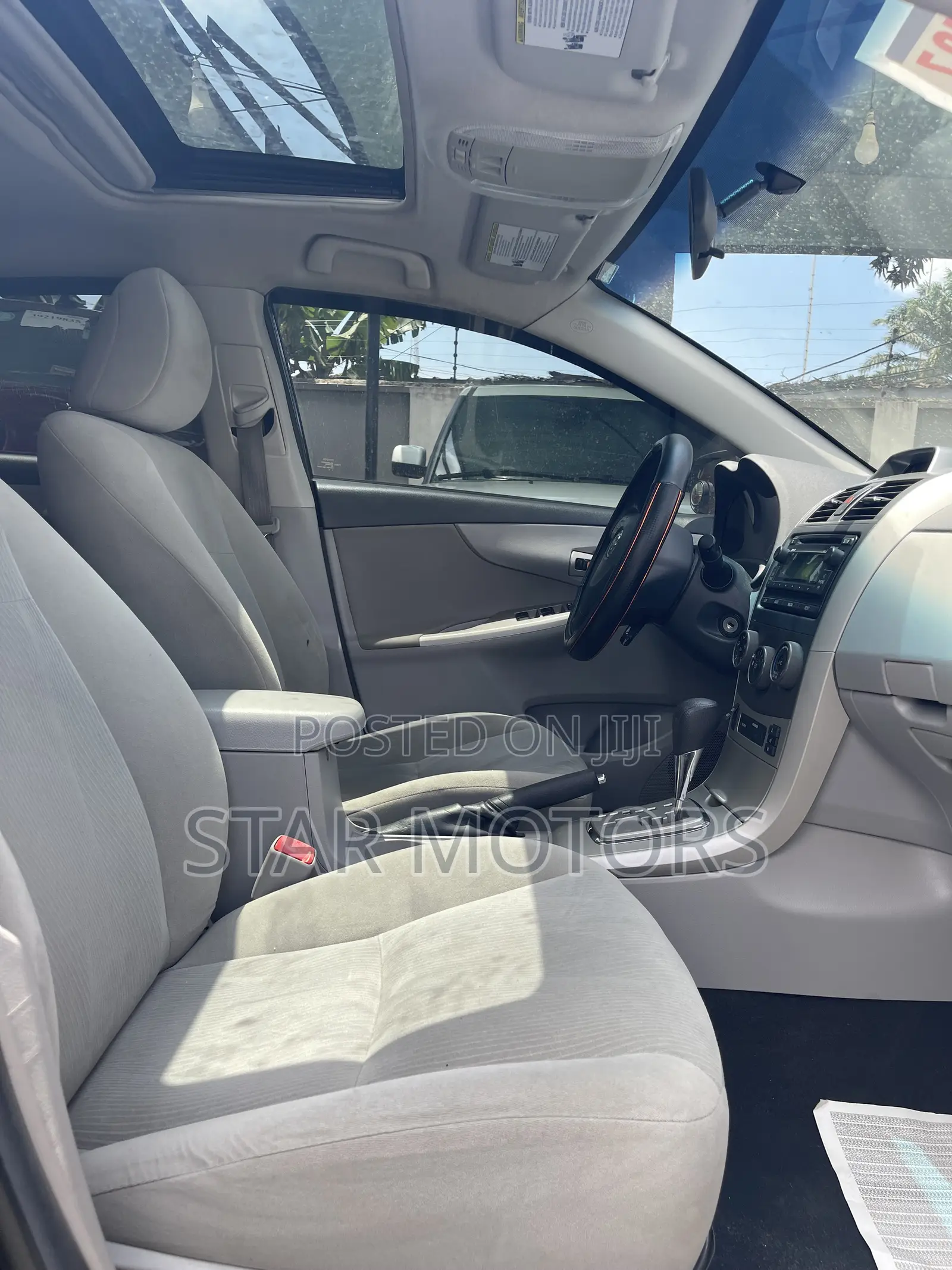Toyota Corolla LE Special Edition 4dr Sedan (1.8L 4cyl 4A) 2013 Gray