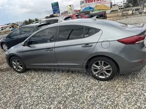 Hyundai Elantra 2017 Silver