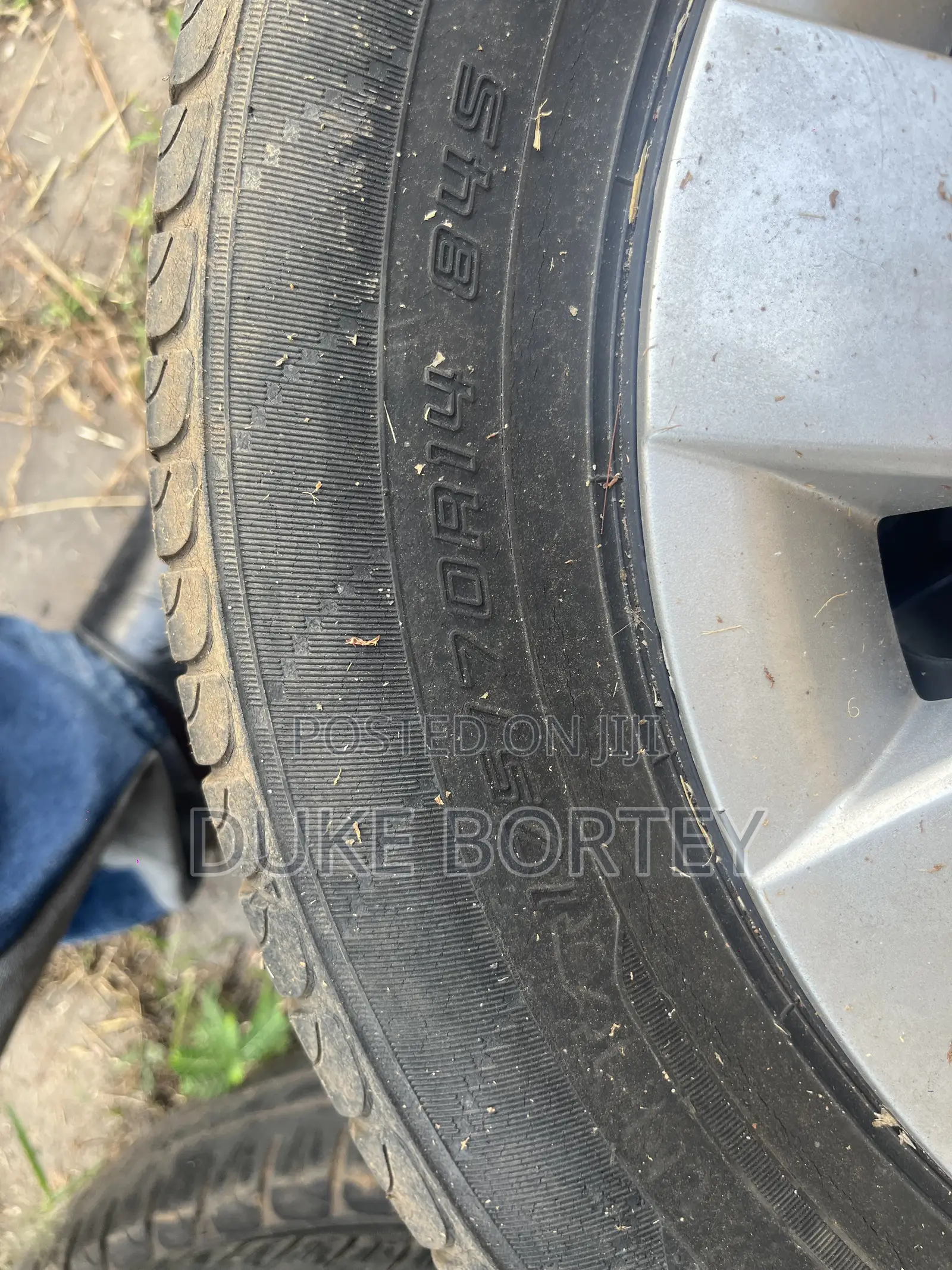 4 Sets of Rim 14 and 19 Together With Tyres for Sale.