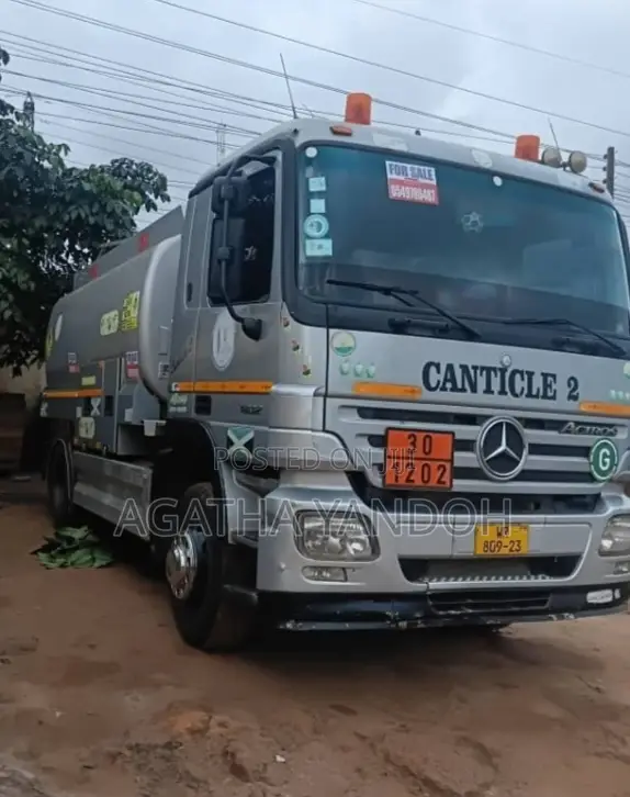 Mercedes-Benz Actros Fuel Tanker