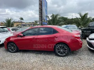 Toyota Corolla 2015 Red