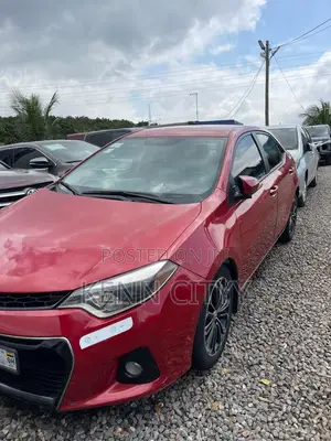 Toyota Corolla 2015 Red