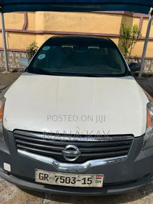 Nissan Altima 2010 White