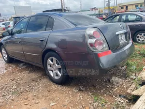 Nissan Altima 2005 Gray