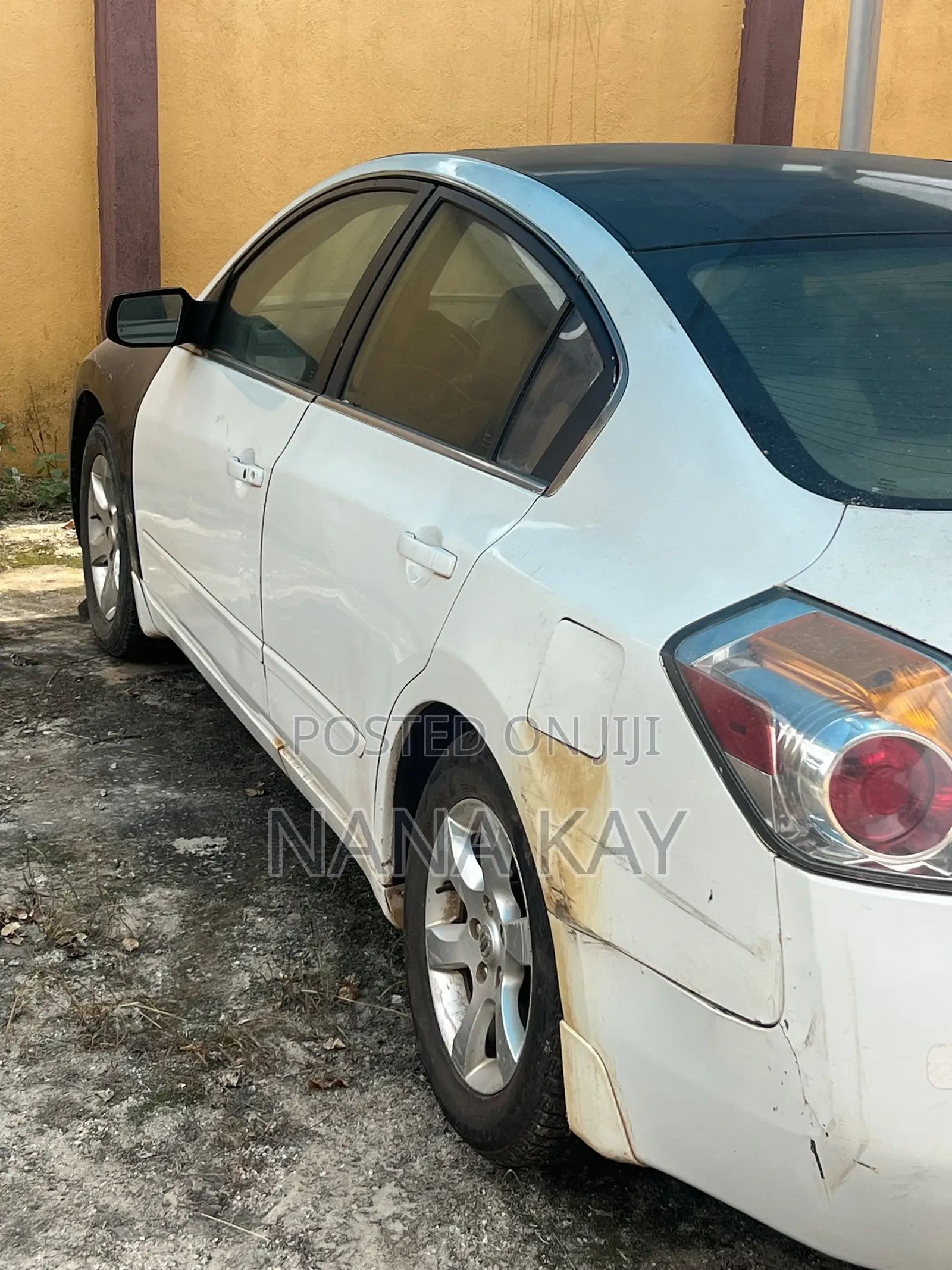 Nissan Altima 2010 White