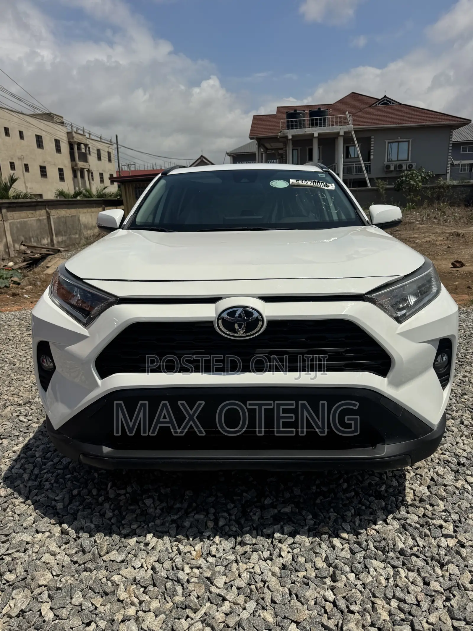 Toyota RAV4 XLE FWD 2020 White