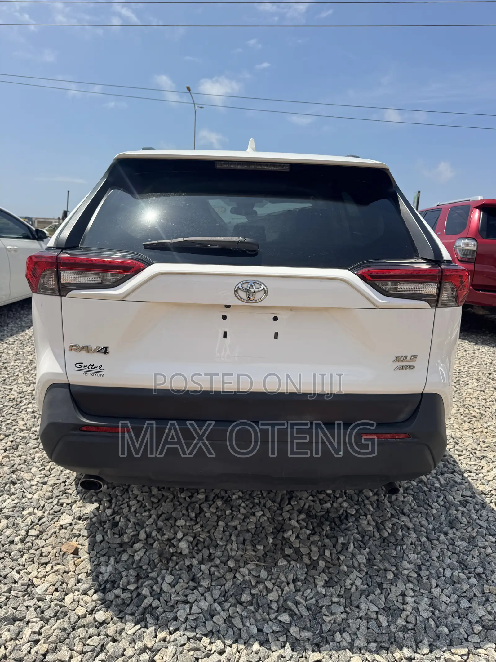 Toyota RAV4 XLE FWD 2020 White