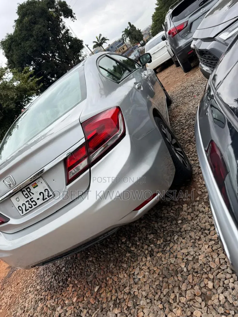Honda Civic EX-L 4dr Sedan (1.8L 4cyl CVT) 2015 Silver