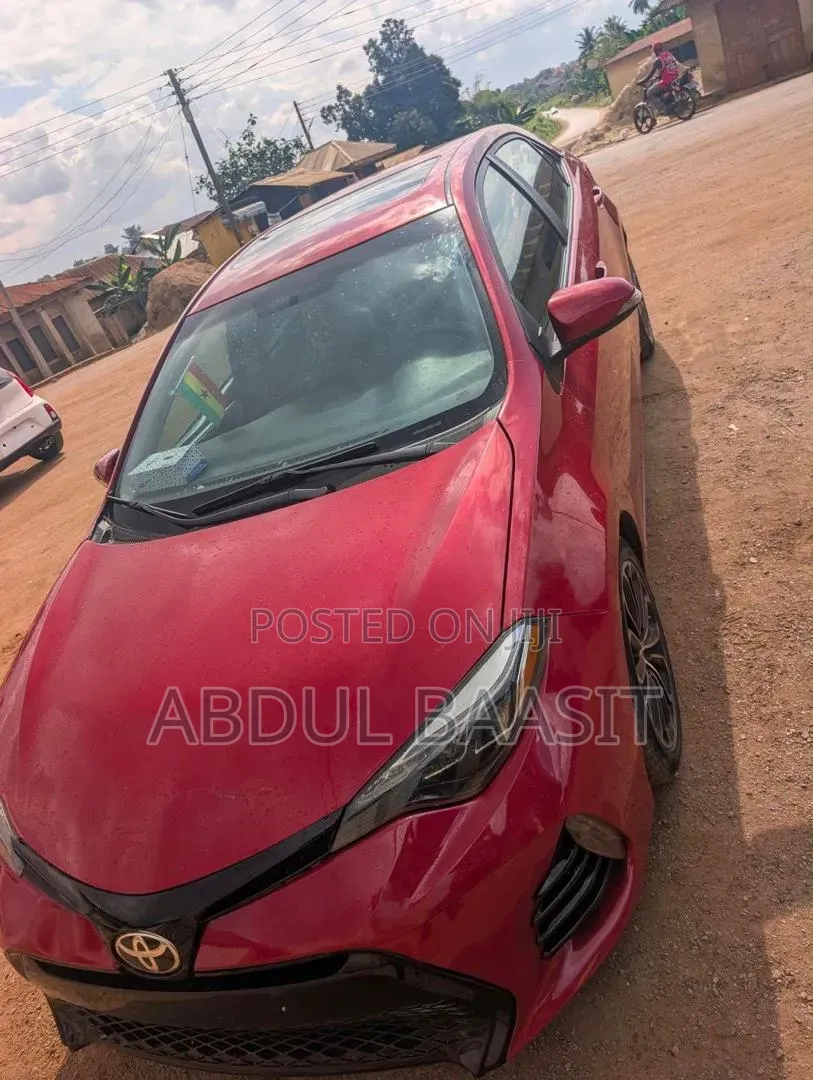 Toyota Corolla 2017 Red