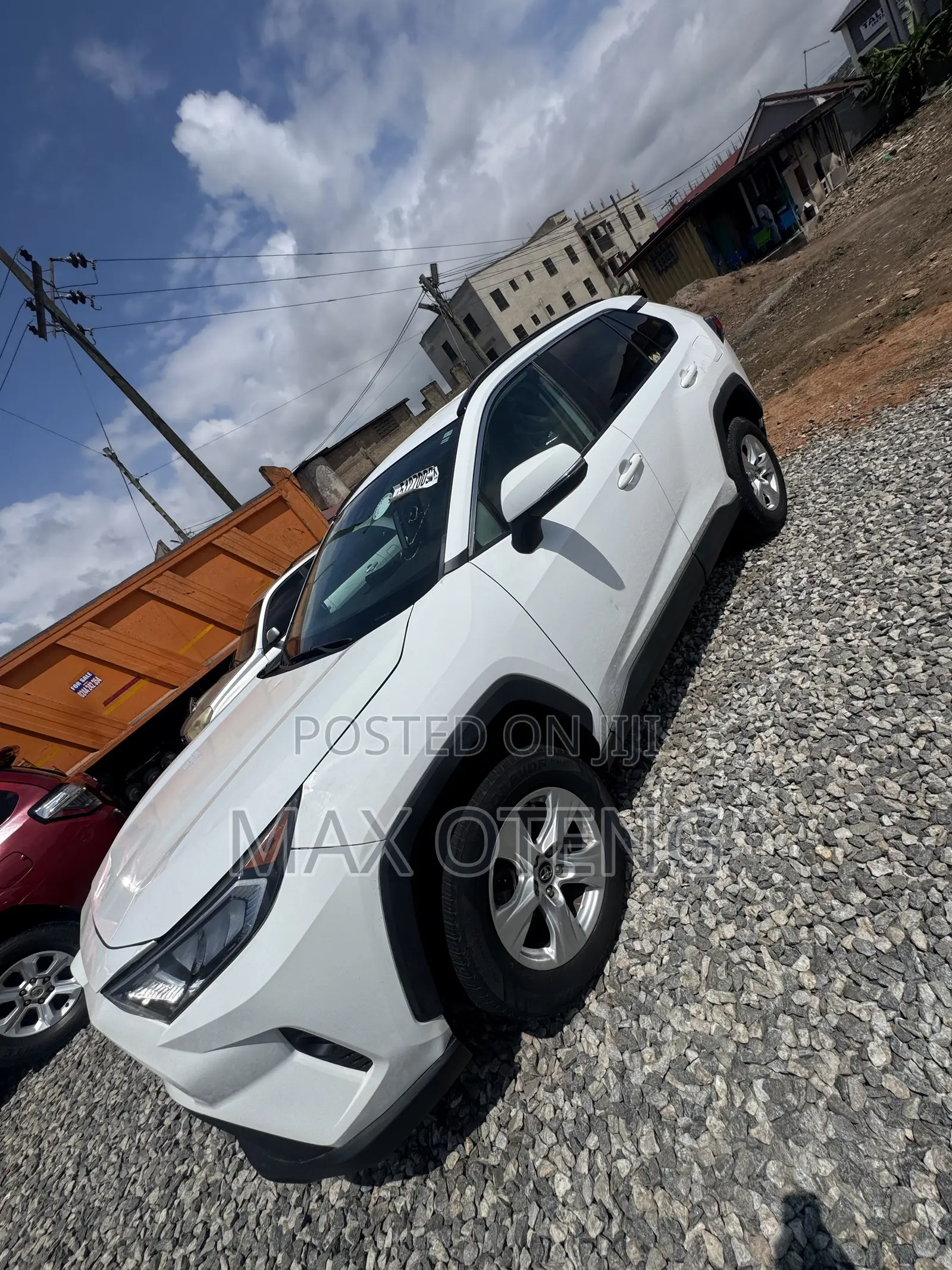 Toyota RAV4 XLE FWD 2020 White