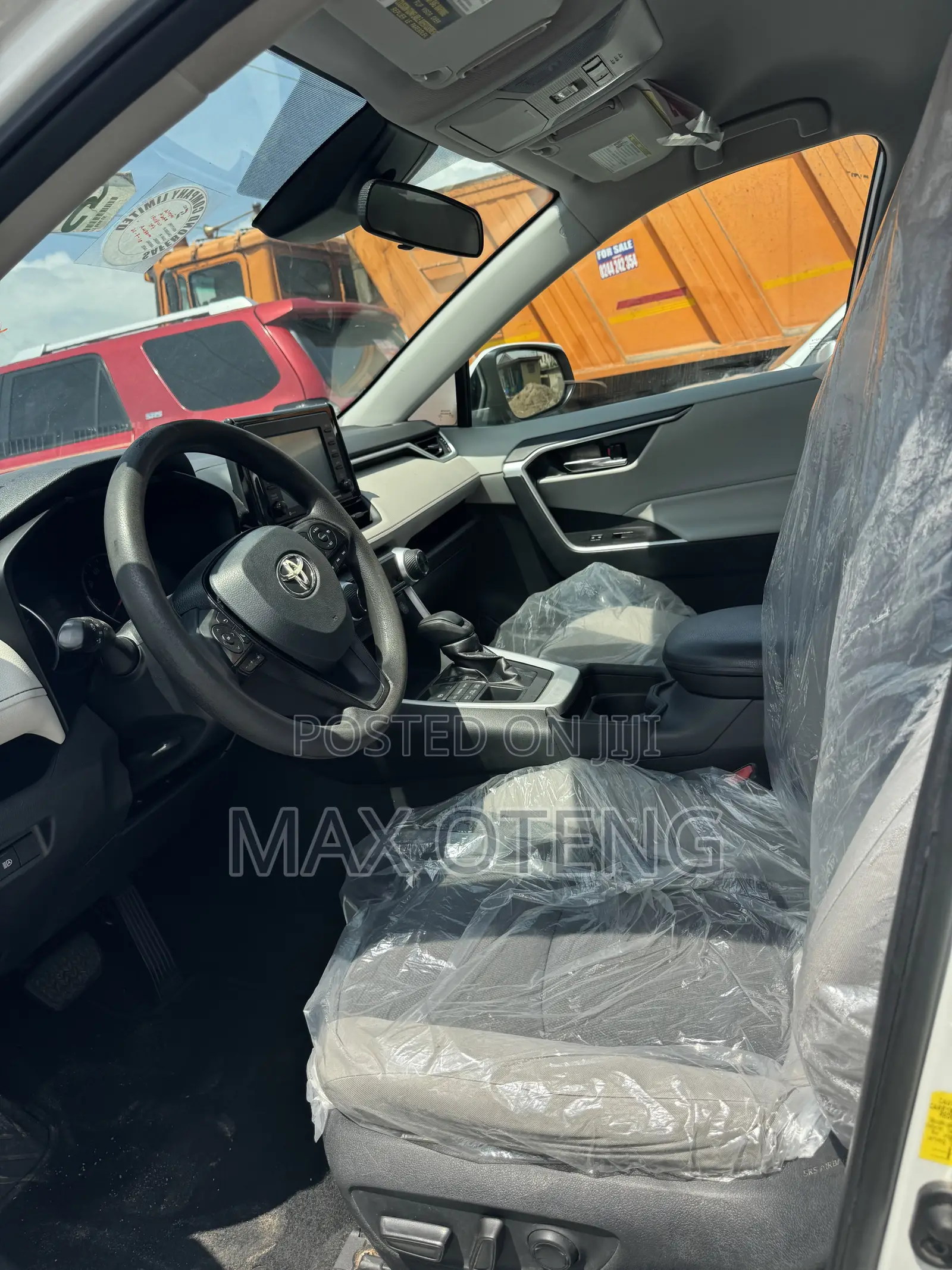 Toyota RAV4 XLE FWD 2020 White