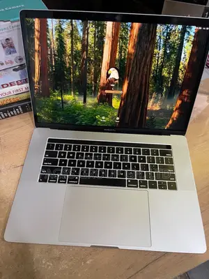 Laptop Apple MacBook Pro 2018 16GB Intel Core i7 SSD 256GB