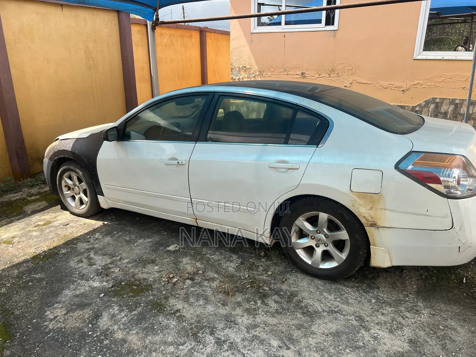 Nissan Altima 2010 White