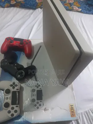 Ps4 Slim With 3 Controllers and Games