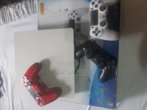 Ps4 Slim With 3 Controllers and Games