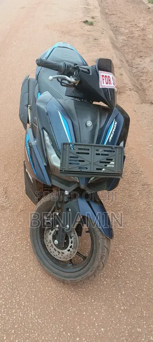 Yamaha Aerox 2025 Blue