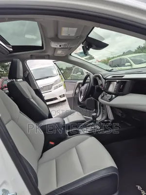 Toyota RAV4 2018 White
