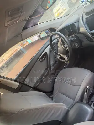 Hyundai Elantra GLS Sedan FWD (1.8L 4cyl 6M) 2013