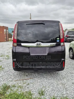 Toyota Noah 2015 Brown
