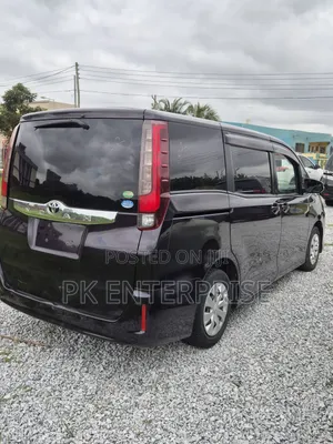 Toyota Noah 2015 Brown