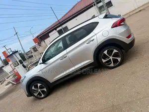 Hyundai Tucson Limited AWD 2016 Gray