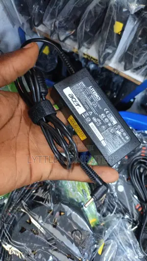 Acer Small Pin Charger 65W