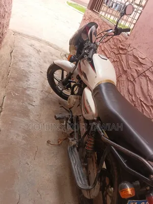 Bajaj Boxer 150 UG 2022 White