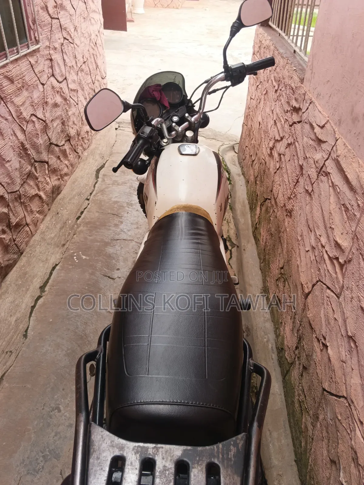 Bajaj Boxer 150 UG 2022 White